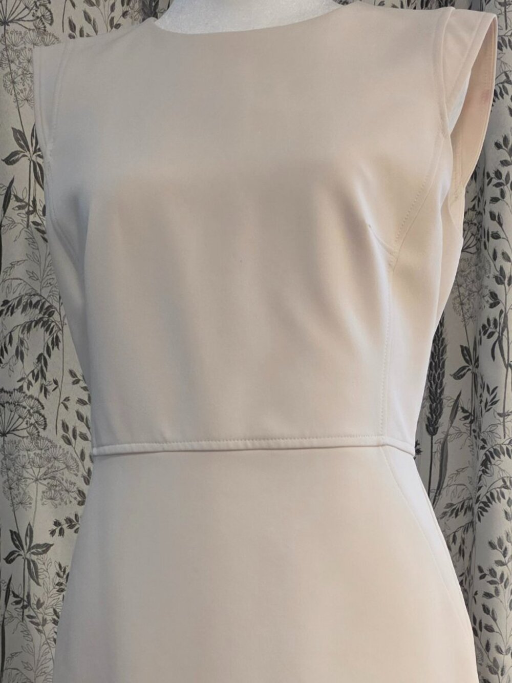 Anne Klein Ivory Cap-sleeve Dress